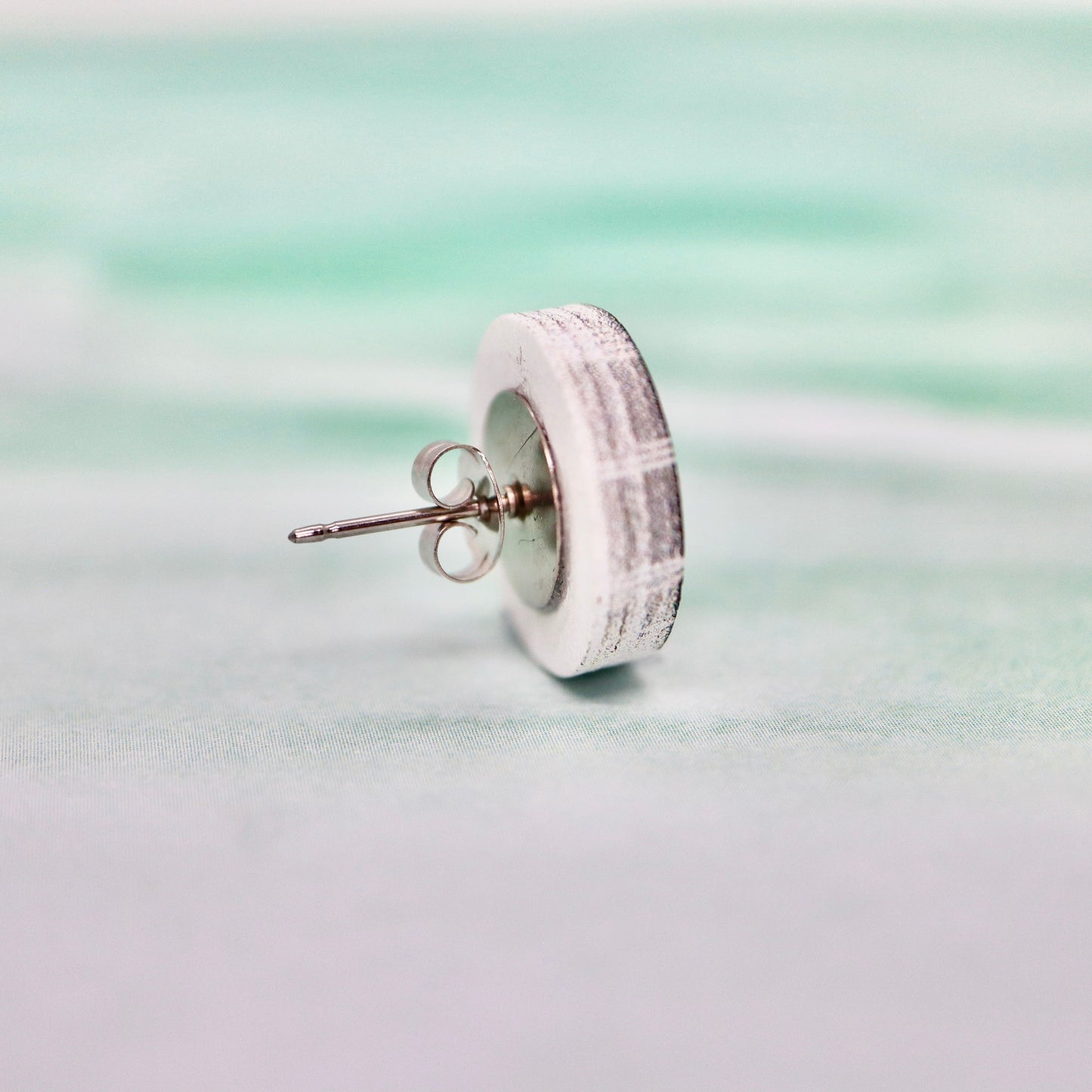 Arrow Wooden Studs Back